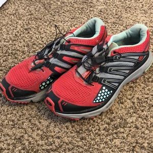 Salomon Women’s Running Shoes. Strap Down design.